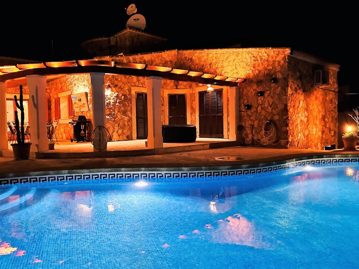 Villa Sanchez In Strandnahe Mit Pool, Jacuzzi, Klima, Wifi, Gas Bbq Santanyi Ngoại thất bức ảnh