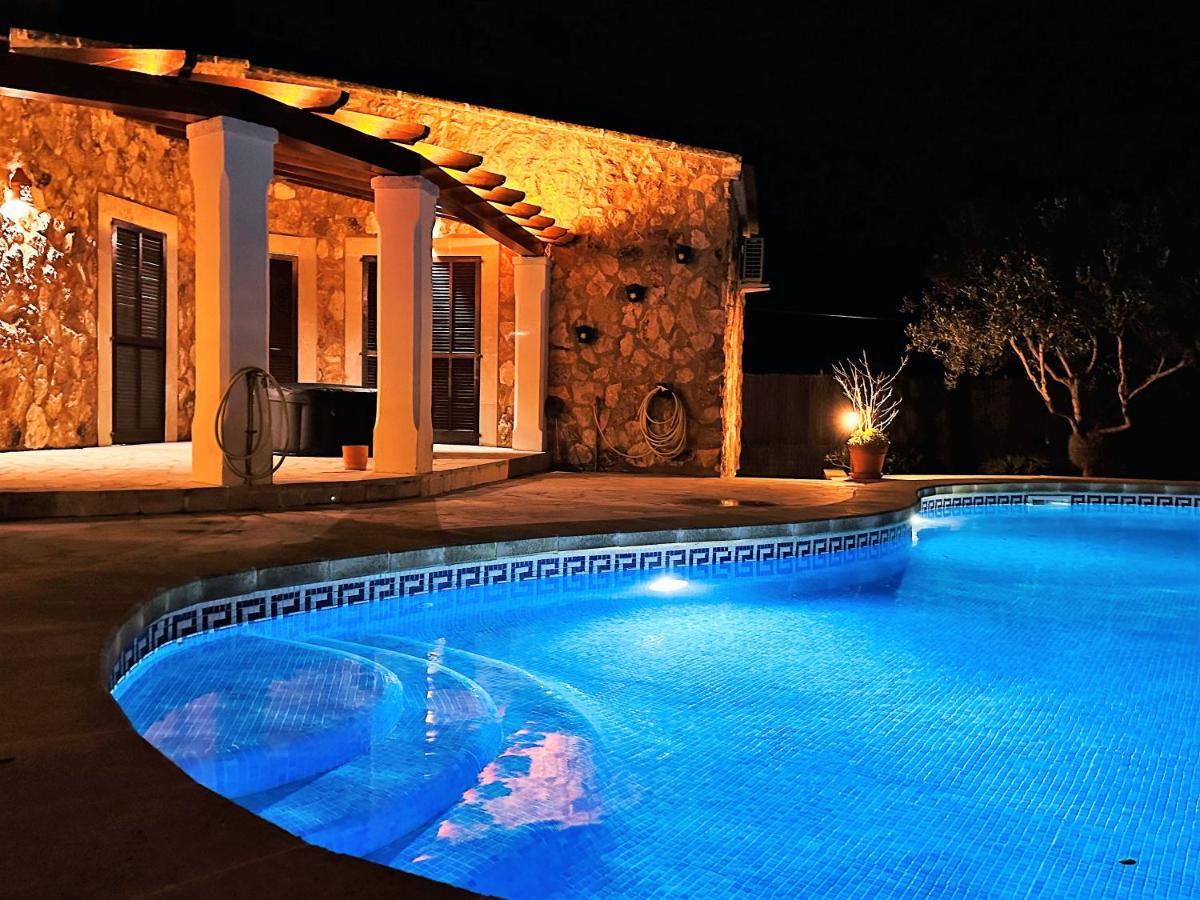 Villa Sanchez In Strandnahe Mit Pool, Jacuzzi, Klima, Wifi, Gas Bbq Santanyi Ngoại thất bức ảnh