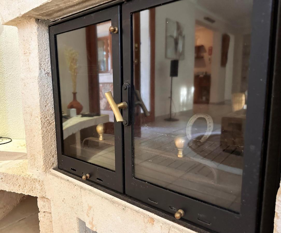 Villa Sanchez In Strandnahe Mit Pool, Jacuzzi, Klima, Wifi, Gas Bbq Santanyi Ngoại thất bức ảnh